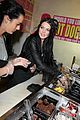lindsay-lohan-milkshakes