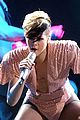 rihanna-lights-netherlands