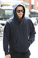 jake-gyllenhaal-gentleman
