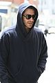 jake-gyllenhaal-gentleman