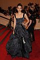 maggie-gyllenhaal-met-ball