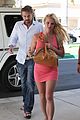 britney-hands