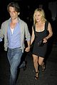 winslet-holding
