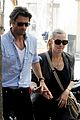 winslet-hands