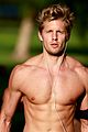 barr-shirtless