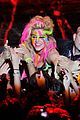 kesha-crowd