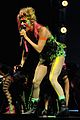 kesha-crowd