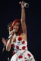 rihanna-performance