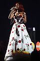 rihanna-performance
