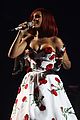 rihanna-performance