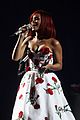 rihanna-performance
