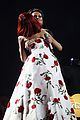 rihanna-performance