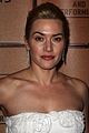 winslet-cardboard