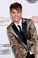 bieber-kiss