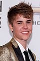 bieber-kiss