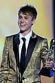 bieber-kiss
