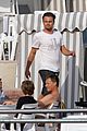 leo-hanging