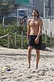 kutcher-volleyball
