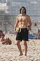 kutcher-volleyball