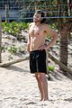 kutcher-volleyball