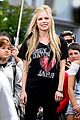 avril-extra