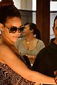 rihanna-shops