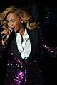 beyonce-performs