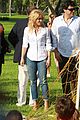 shakira-barefoot