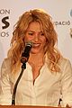 shakira-barefoot
