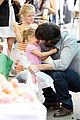 affleck-kisses