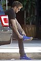 gosling-barefoot