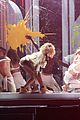 rihanna-performance