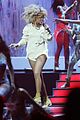 rihanna-performance