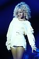rihanna-performance