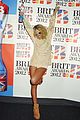 rihanna-performance