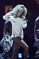 rihanna-performance