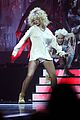 rihanna-performance