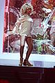 rihanna-performance