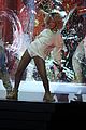 rihanna-performance