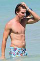 pschwarzenegger-beach