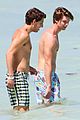 pschwarzenegger-beach