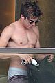 efron-shirtless2