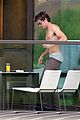 efron-shirtless2