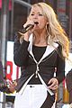 carrie-underwood-gma-singer
