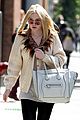 dakota-fanning-feathers