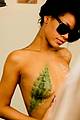 rihanna-behind
