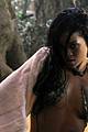 rihanna-behind
