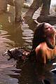 rihanna-behind