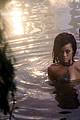 rihanna-behind