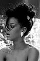 rihanna-behind